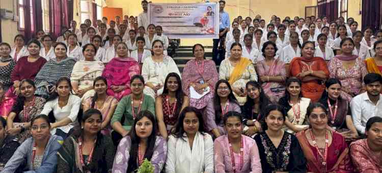 Workshop on First Aid at College of Nursing