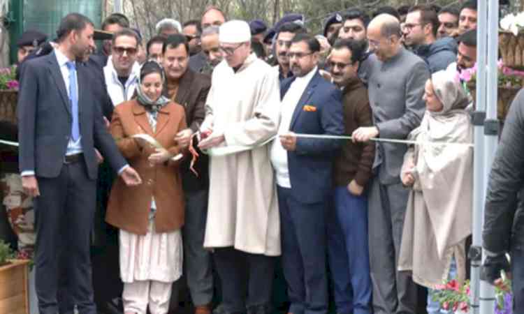 J&K CM throws open Srinagar Tulip Garden, heralds spring tourism