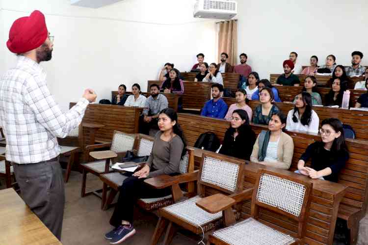 Special lecture on “Demystifying AI and GenAI” 