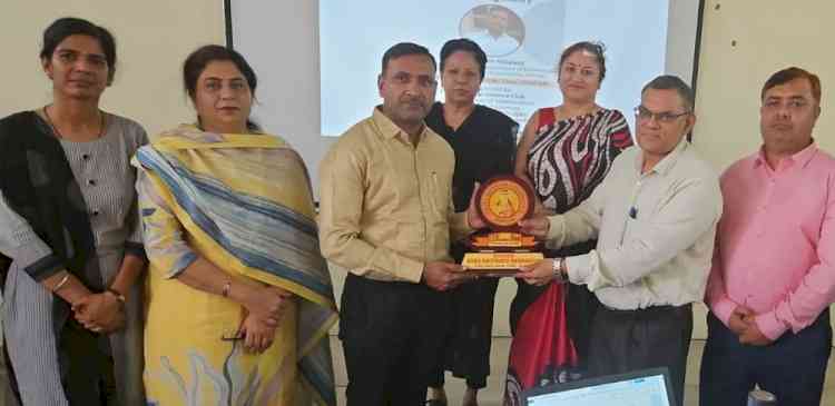 बीएमयू में बीजगणित और कोडिंग सिद्धांत विषय पर विस्तार व्याख्यान आयोजित