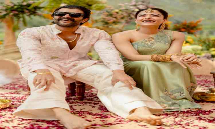 Vijay Deverakonda & Rashmika Mandanna ended up playing Holi during their Haldi ceremony 
