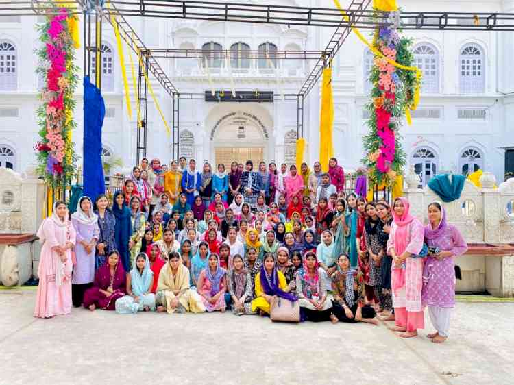 PCM S.D. College for Women Organizes Educational and Spiritual Trip for Students