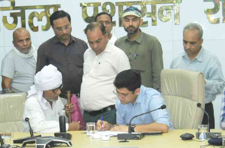DC Sachin Gupta directs Officers to Prioritise Disposal of Complaints Received in Samadhan Camps