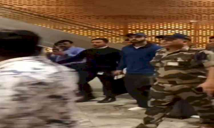 Virat Kohli reaches Bengaluru ahead of IPL 2026, netizens say, 'The king arrived in his kingdom'