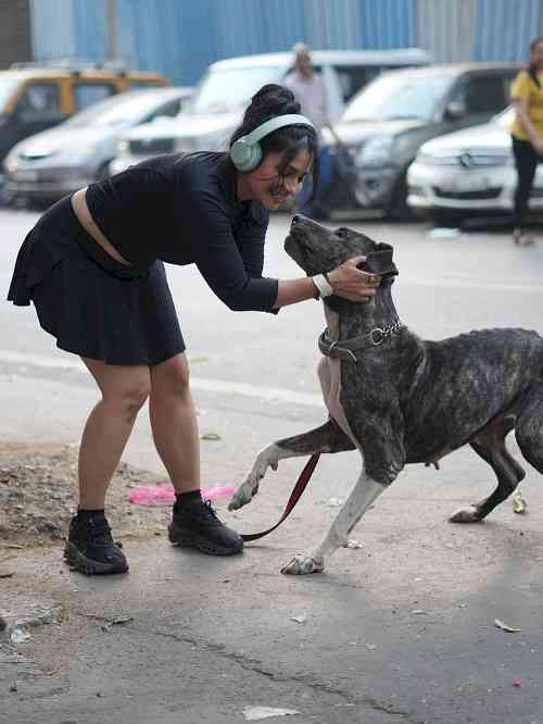 A Walk Full of Joy: Tanishaa Mukerji Finds Happiness with ‘Supergirl’ Kara 