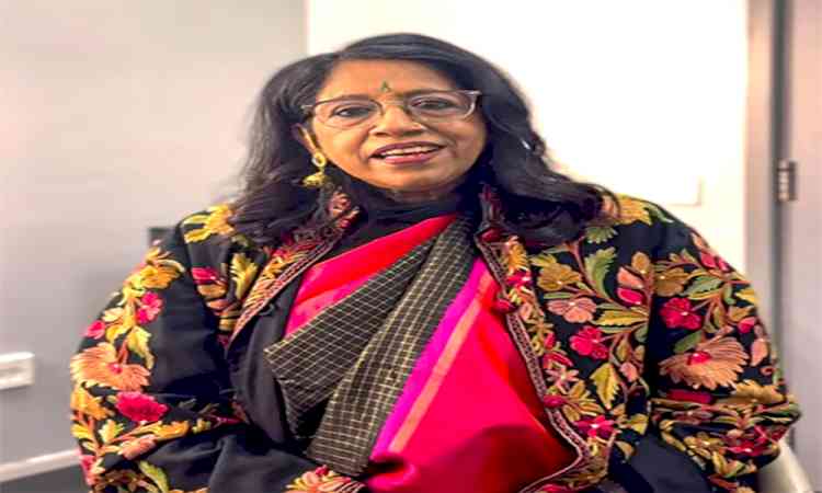 Kavita Krishnamurthy celebrates her 50th year in Bollywood on Indian Idol with Shreya Ghoshal & team 