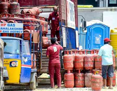Raids continue to check hoardings, black marketing of LPG: Centre