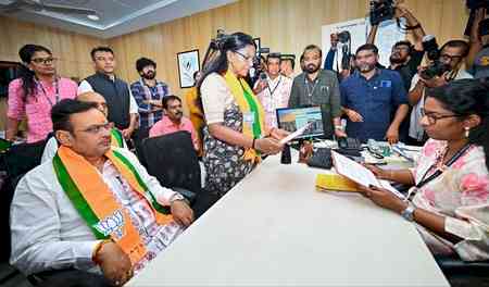 Rajasthan CM reaches Thiruvananthapuram for BJP nominations​