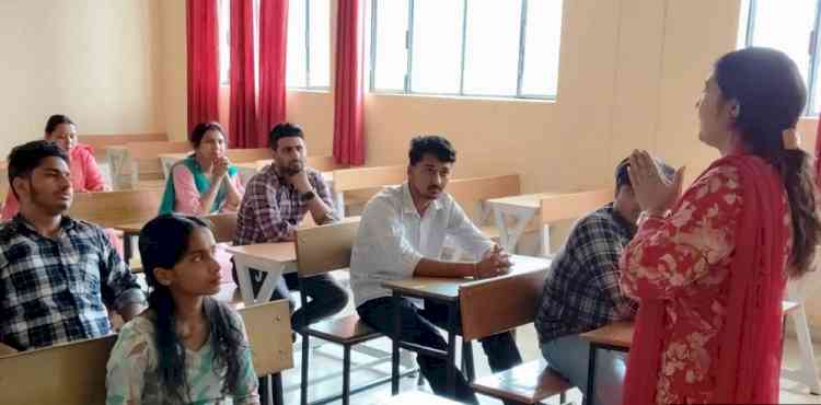 विकसित भारत विषय पर बीएमयू में छात्र संवाद कार्यक्रम आयोजित