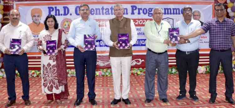 ज्ञान निर्माण, बौद्धिक विकास और सामाजिक परिवर्तन का सशक्त साधन है शोधः वीसी प्रो. बी.एम. यादव