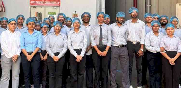 इमसार के छात्रों ने कोका-कोला प्लांट में सीखे उत्पादन व प्रबंधन के गुर