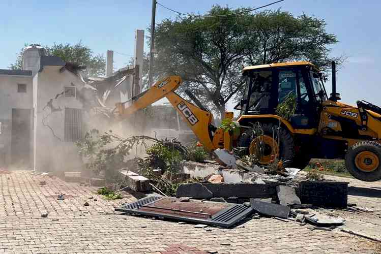 Crackdown on Illegal Constructions Continues in Rohtak; Demolition Drive Conducted in Bhaiyapur, Bohar and Mayna: DC Sachin Gupta