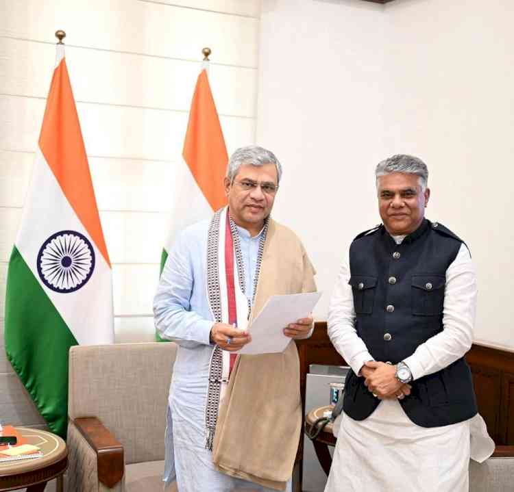 MP Rajiv Bhardwaj Meets Railway Minister Ashwini Vaishnaw; Raises Key Railway Issues of Kangra–Chamba Constituency