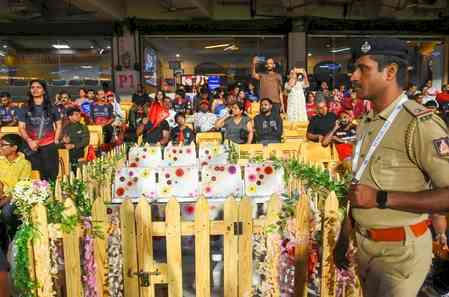 IPL 2026: Minute’s silence held in memory of stampede victims at Chinnaswamy Stadium