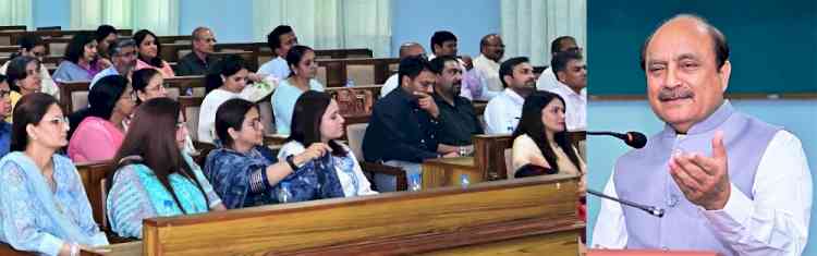 पदोन्नत शिक्षकों और कर्मियों का अभिनंदन समारोह आयोजित