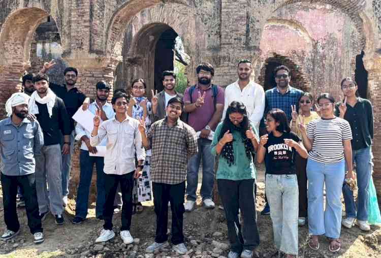 SUPVA Students visit Zafargarh Fort; decode the local language
