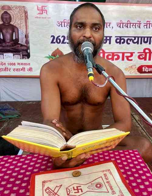 भगवान महावीर के जन्म कल्याणक महोत्सव के दूसरे दिन श्रद्धालुओं ने की पूजा