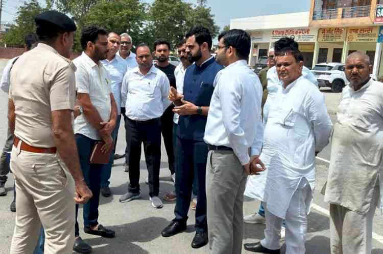 ADC Narendra Kumar Reviews Arrangements at Meham Mandi for the ongoing Rabi Procurement
