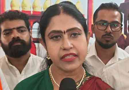 Day after Jothimani's criticism, BJP's Vijayadharani alleges seats 'being sold' in Congress