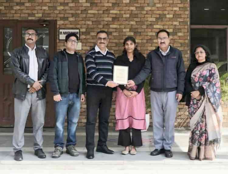 दोआबा कॉलेज की दामिनी यूजीसी नेट में उत्तीर्ण 