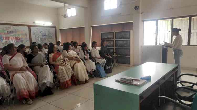 English Literary Society of PCM S.D. College for Women holds Paper Reading Contest