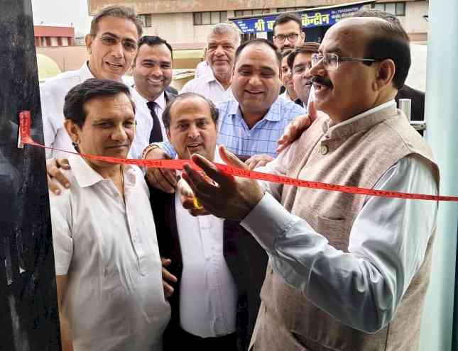 रोहतक बार परिसर में अधिवक्ताओं की सुविधा के लिए पुरुष व महिला शौचालय का शुभारंभ