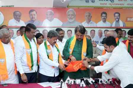 ‘Congress betrayed Muslims’: K’taka BJP at Davanagere bypoll manifesto release  