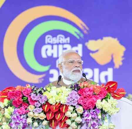Congress acts like ‘political vultures’ while nation handles crises: PM Modi