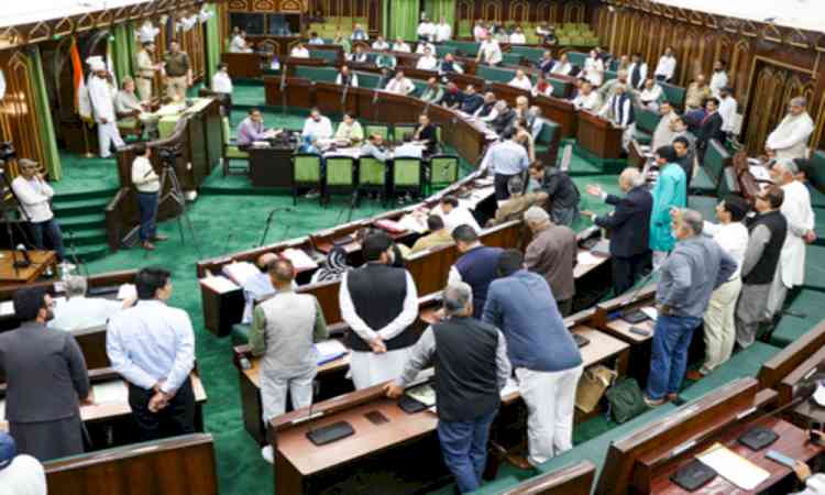 J&K Legislators protest absence of bureaucrats in Assembly