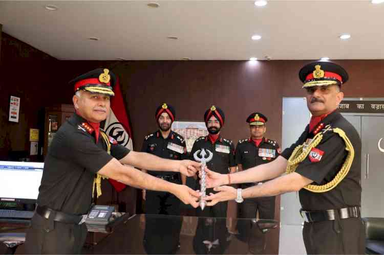 Lieutenant General Amit Kabthiyal Assumes Command of Vajra Corps