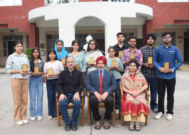15 Students of B.Com. have Passed CA/CS/CMA Foundation Examinations