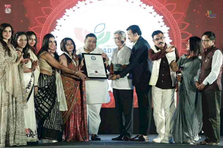 500 Models Light Up the Runway with Swadeshi Spirit