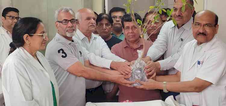 एनाटॉमी विभाग में विद्यार्थियों के शोध के लिए मरणोपरांत शरीर दान किया