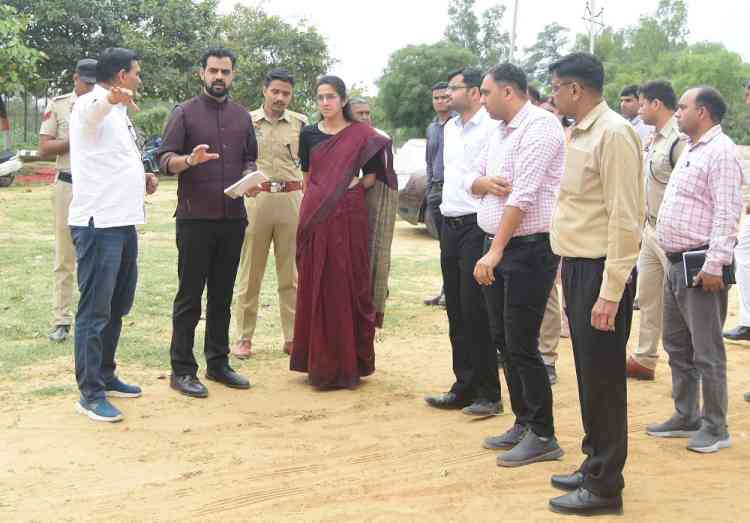 एडीसी नरेंद्र कुमार ने लिया महम विकास रैली की तैयारियों का जायजा