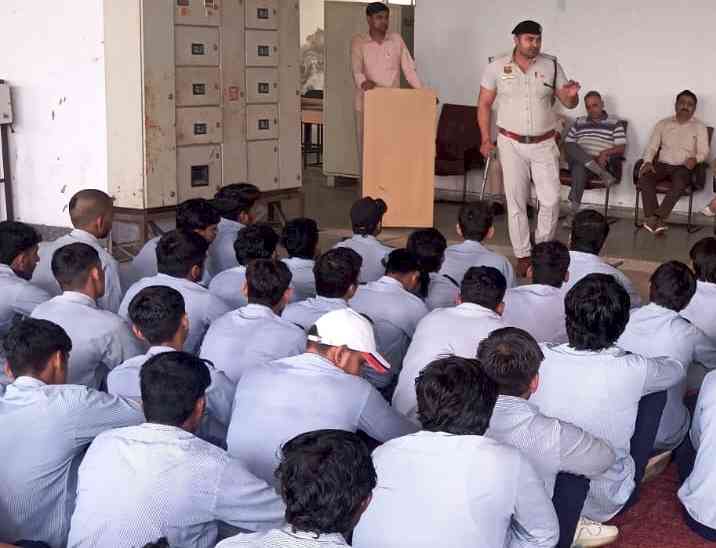आईटीआई कंसाला में विद्यार्थियों को किया नशे के खिलाफ जागरूक
