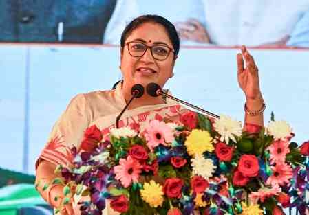 Avoid panic, don’t crowd LPG agencies: Delhi CM assures of adequate supply​