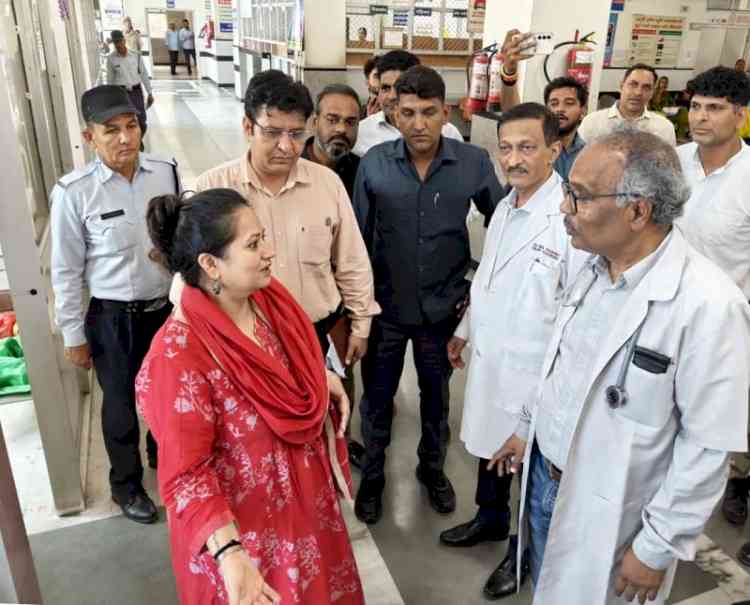 Health Minister Aarti Rao Conducts Surprise Inspection of PGIMS OPD; orders to constitute a Committee to Address Shortage of Medicines