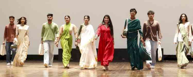 साहित्योत्सव अक्षरम में छाया सुपवा के छात्रों का फैशन शो