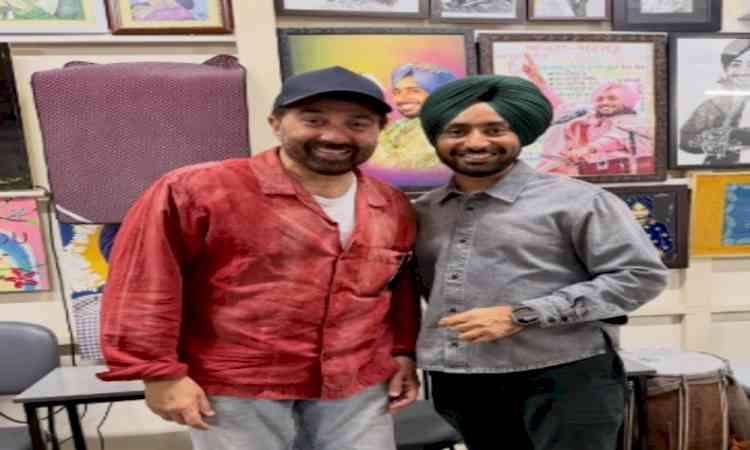 ‘Jaiye Sajana’ hitmaker Satinder Sartaaj meets Sunny Deol, calls his presence calm and  ‘soothing’