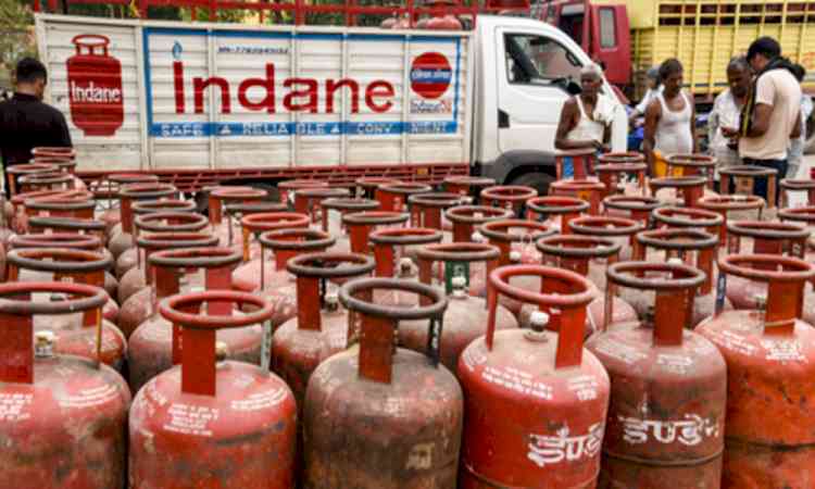 Govt doubles daily 5-kg LPG cylinder quota for migrant labourers across states