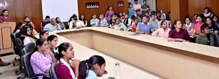 Experts Deliver Special Lectures on E-Resources at MDU Workshop