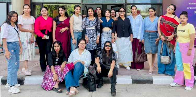 Textile Design Students of SUPVA Master the Nuances of Fashion Styling and Photography at Workshop