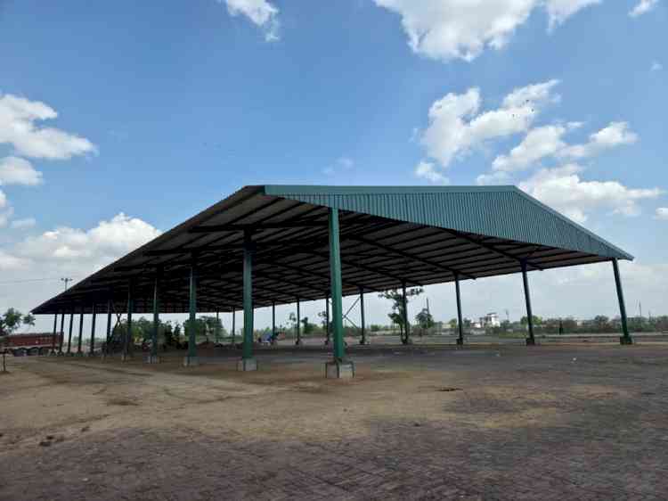 Cabinet Minister Hardeep Singh Mundian inaugurates modern steel cover shed at Sahnewal new grain narket