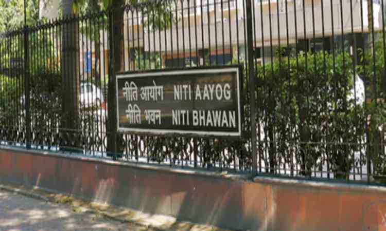 Women move beyond basic loans, drive India’s credit growth: NITI Aayog CEO