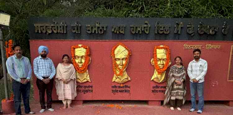 IAS Officer Varsha Sinha pays tribute to martyrs at Hussainiwala Memorial