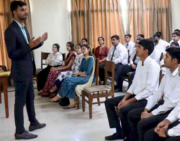 Mental Health Awareness Session at IHM; expert shares Practical Strategies for Maintaining Balance in Life