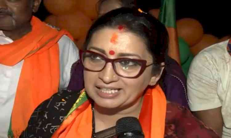 Women's Reservation Bill: Smriti Irani slams Congress, Trinamool for not voicing support despite being led by females