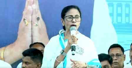 Bengal CM Mamata calls BJP 'factory of outsiders', says Bengalis are targeted as infiltrators