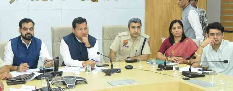 CM Nayab Singh Saini Virtually Listens to Citizens' Grievances at 'Samadhan Shivir'; DC Sachin Gupta directs officials to resolve pending complaints