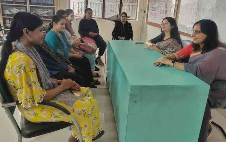 I- Social Club of PCM S.D. College for Women holds Group Discussion